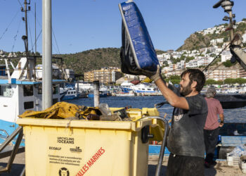 Els pescadors catalans van recollir un 50% de residus més