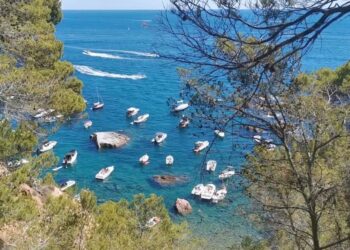 La Costa Brava al límit: Vaixells que posen en perill els banyistes!