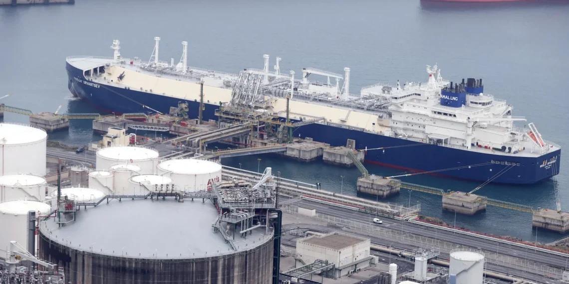 Espanya demana explicacions abans de prohibir la compra de GNL Rus