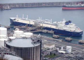 Espanya demana explicacions abans de prohibir la compra de GNL Rus