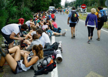 El Camí de Santiago perd l'essència i es massifica: Veïns denuncien incivisme i tensió