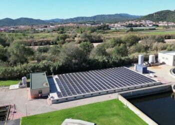 Plaques solars depuradora Blanes